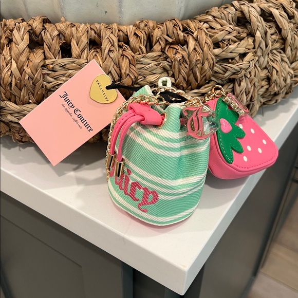 So. Cute JUICY COUTURE Wristlet💗 - Picture 12 of 16